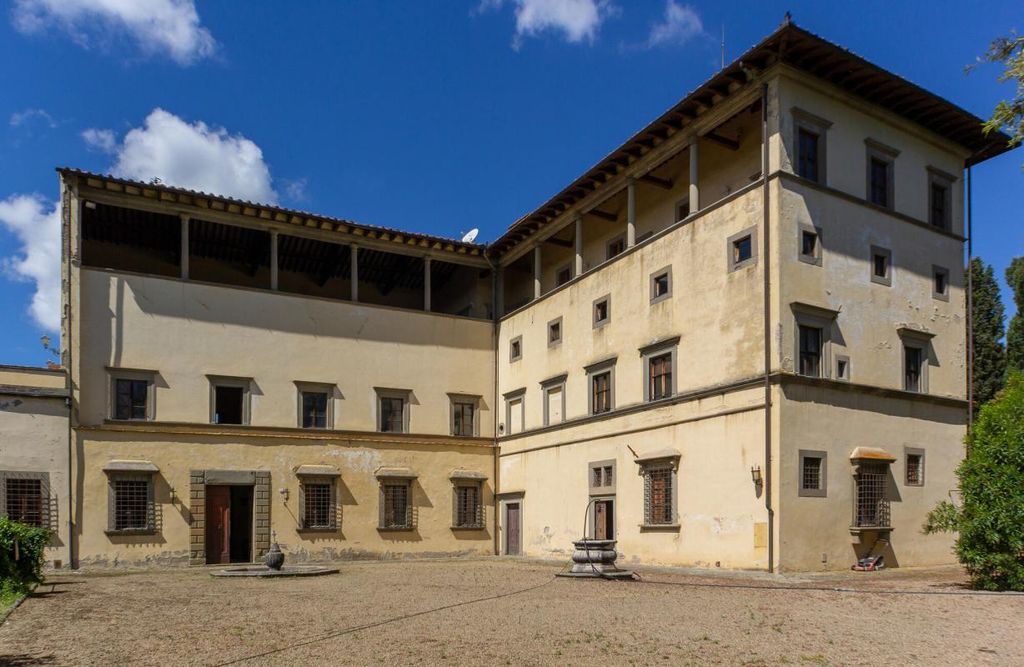 Property photo 1 of 28