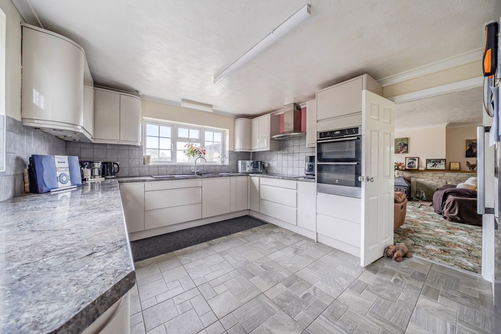 Property photo 2 of 23 1350050868c2c34Aeab4F