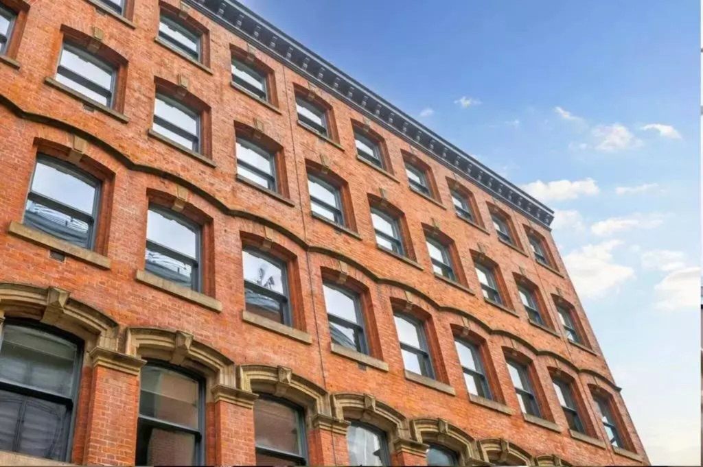 Property photo 1 of 2