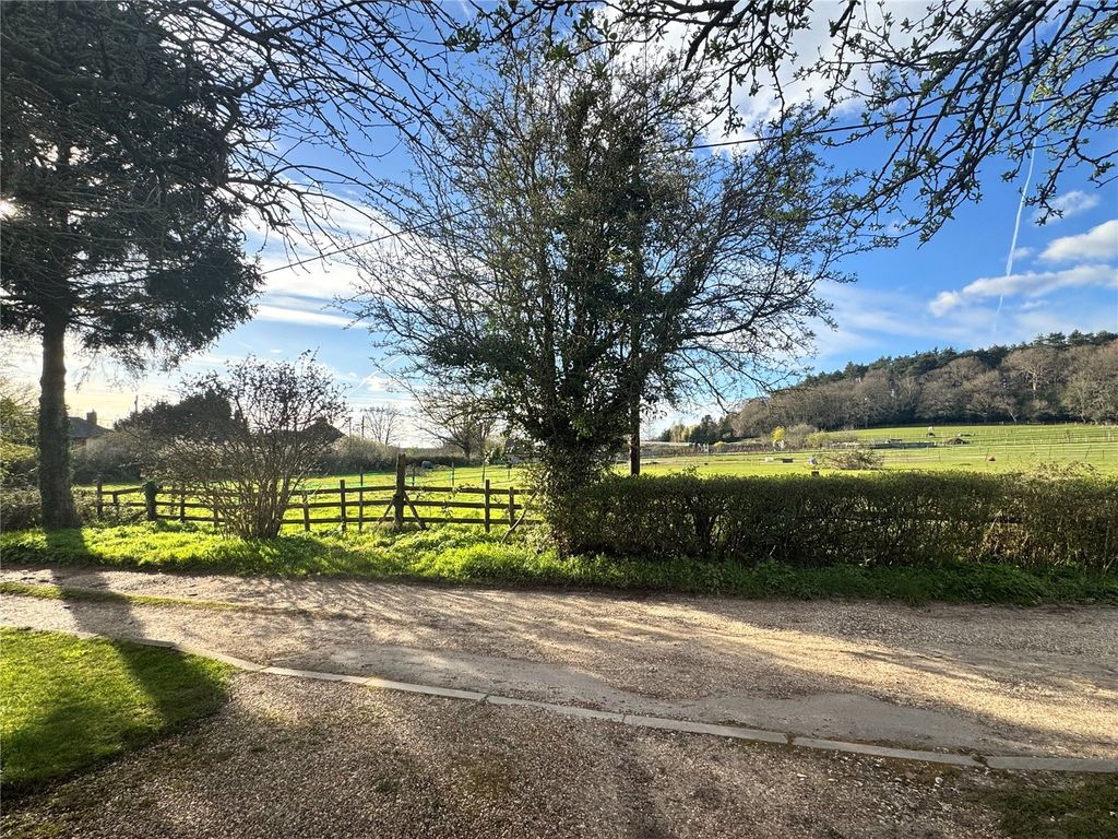 Property photo 2 of 21 Picture No. 23