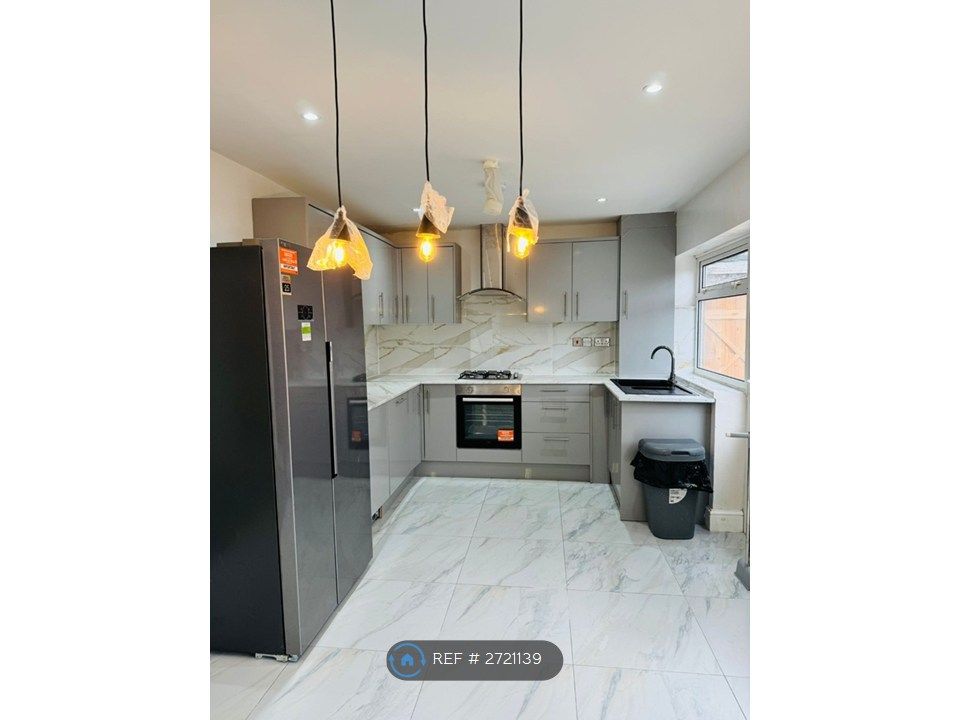 Property photo 2 of 22 Kitchen