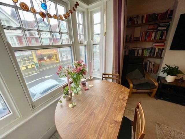 Property photo 2 of 9 Lounge 4.Jpg