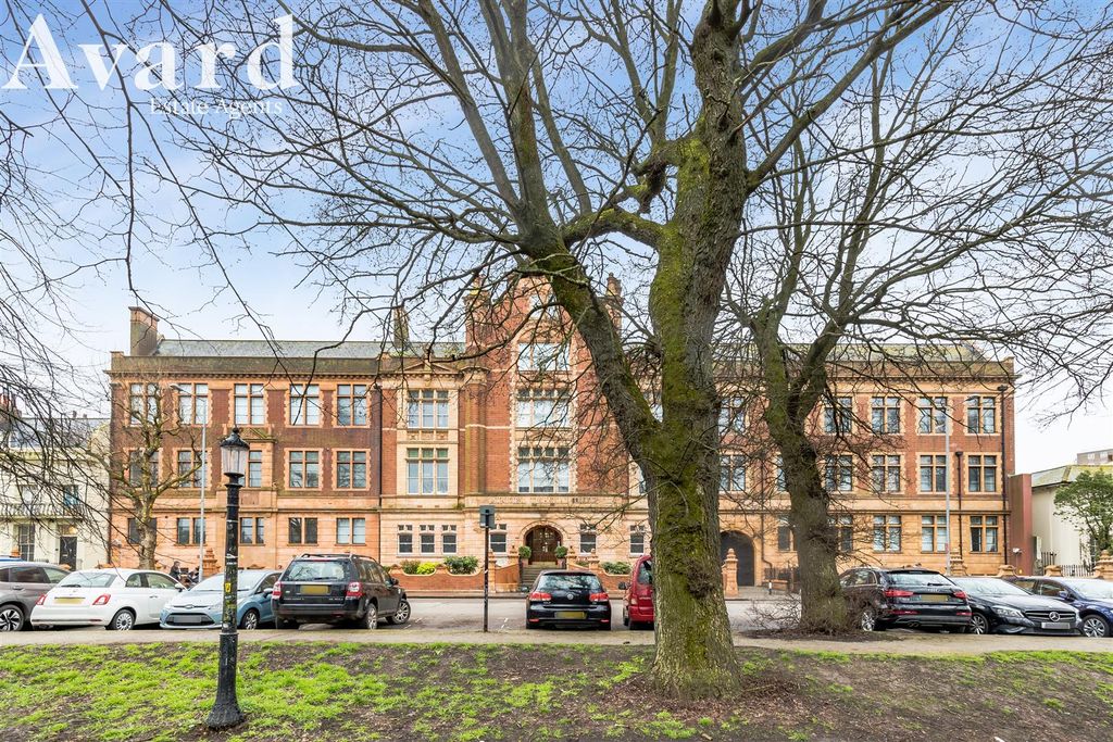 Property photo 1 of 25 Old College House, 10A-18.Jpg