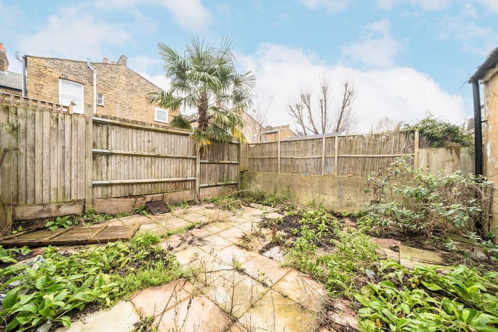 Property photo 2 of 8