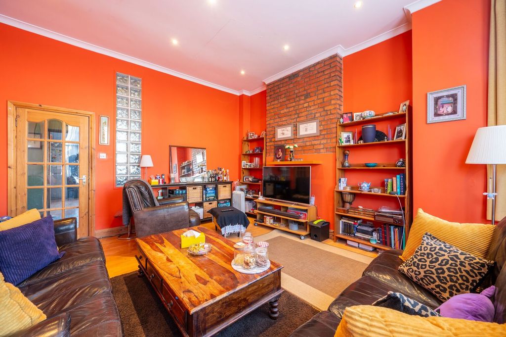 Property photo 2 of 15