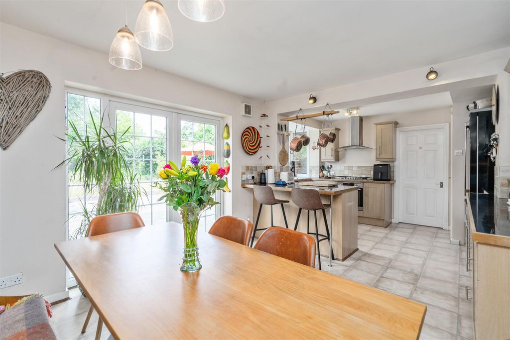 Property photo 3 of 18 68 Mill Lane_10.Jpg