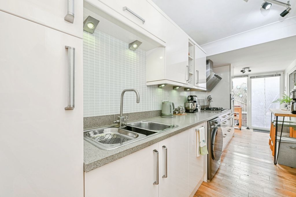 Property photo 3 of 19 Pbox-Img.Jpg