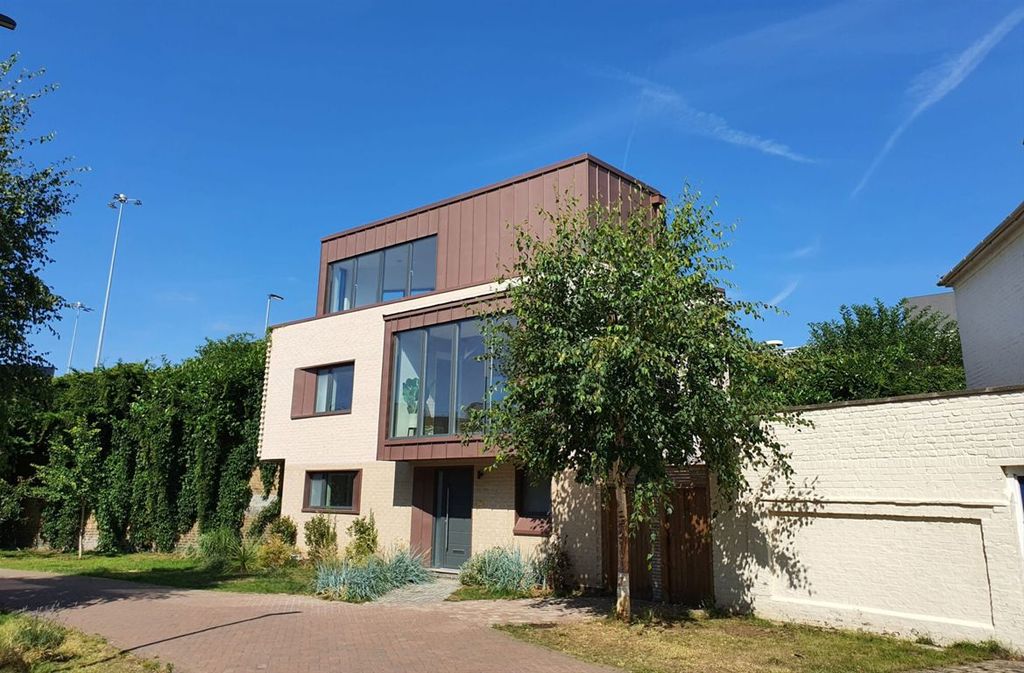 Property photo 1 of 6