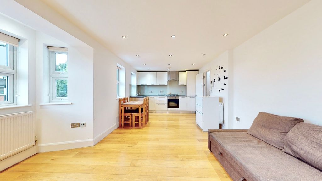 Property photo 2 of 24