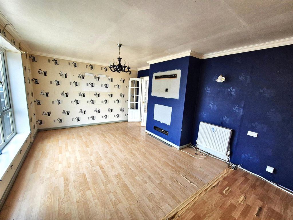 Property photo 2 of 19 Living Room