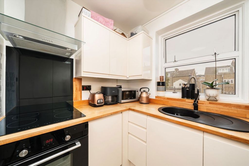 Property photo 3 of 4