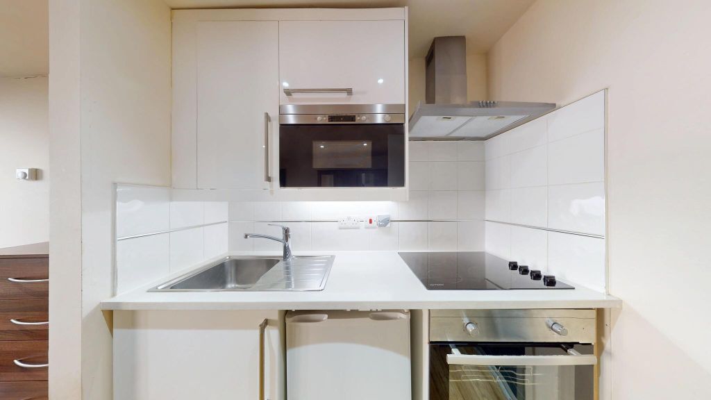 Property photo 2 of 11 Kitchen