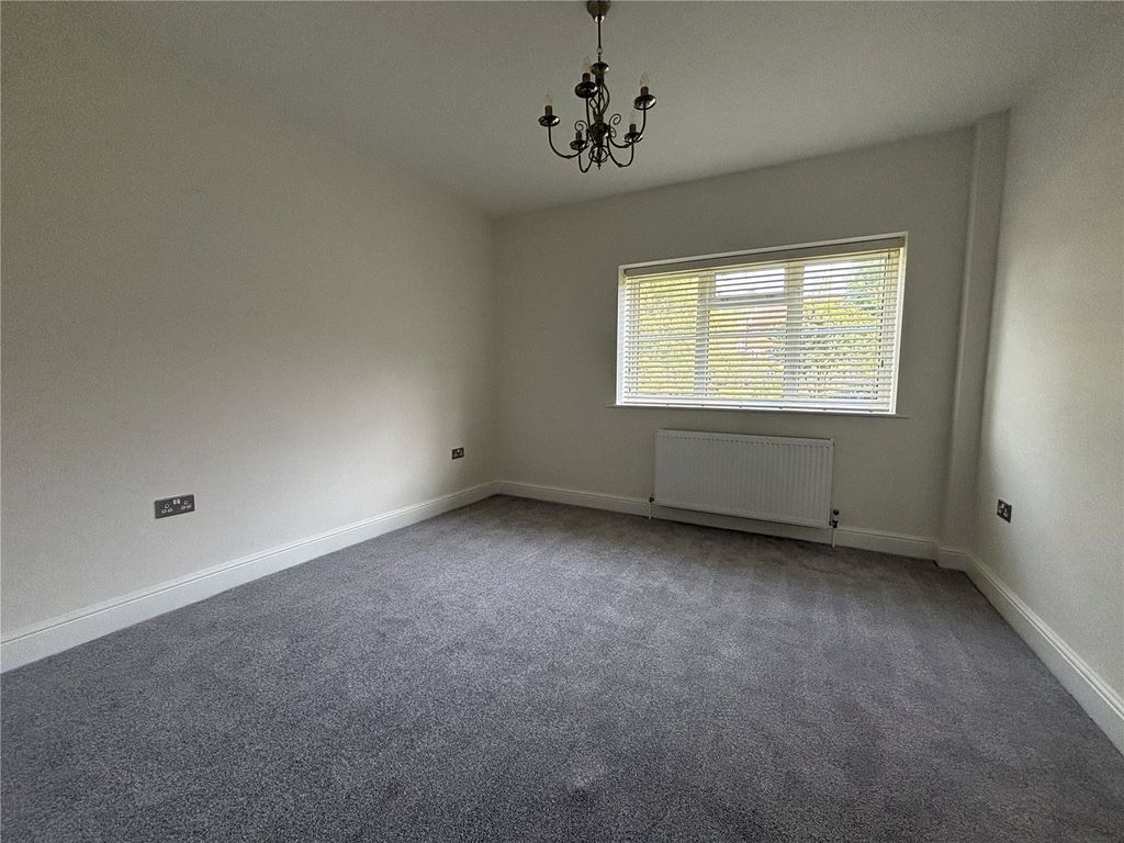 Property photo 3 of 8 Picture No. 01