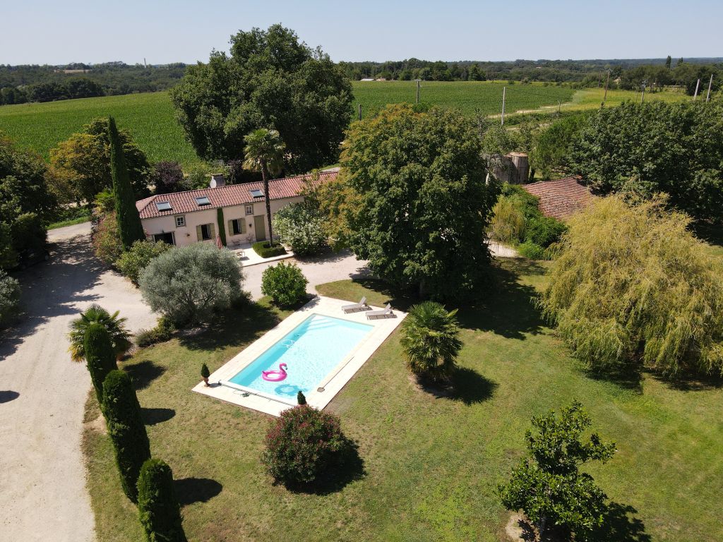 Property photo 1 of 28