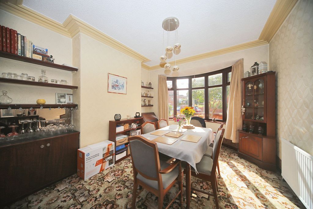 Property photo 2 of 22