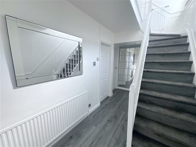 Property photo 2 of 21 Hallway