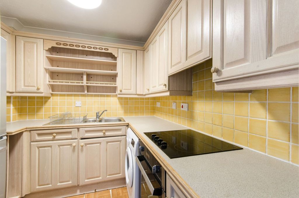 Property photo 2 of 5