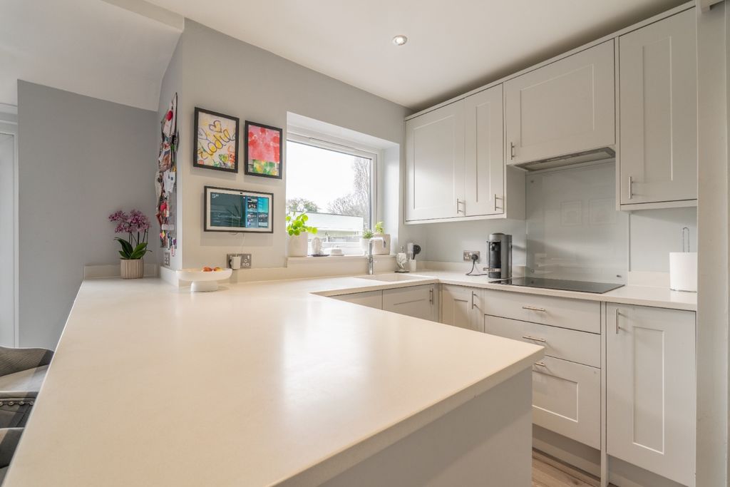 Property photo 3 of 39 4841583