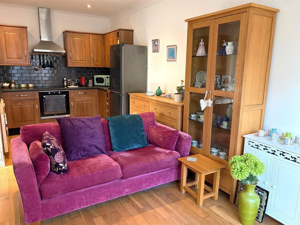 Property photo 3 of 8 4298 Living And Kitchen.Jpeg