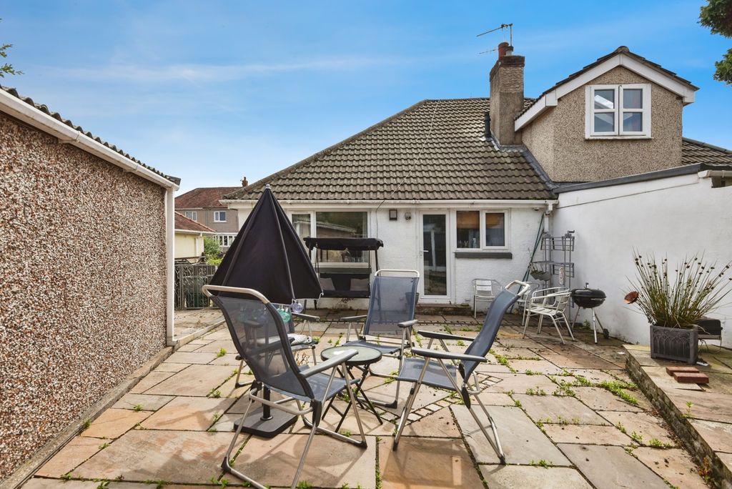 Property photo 2 of 17 Photo