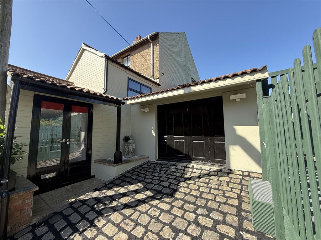 Property photo 1 of 18 9 St Ag.Jpg
