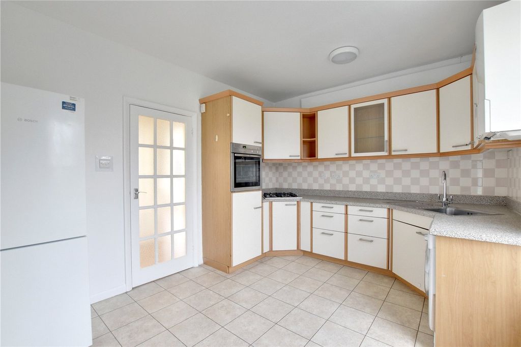 Property photo 3 of 15 Picture No. 24