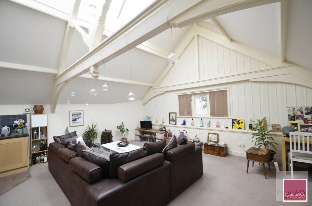 Property photo 3 of 7