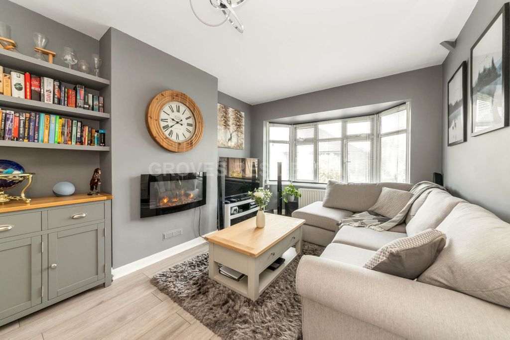 Property photo 2 of 9