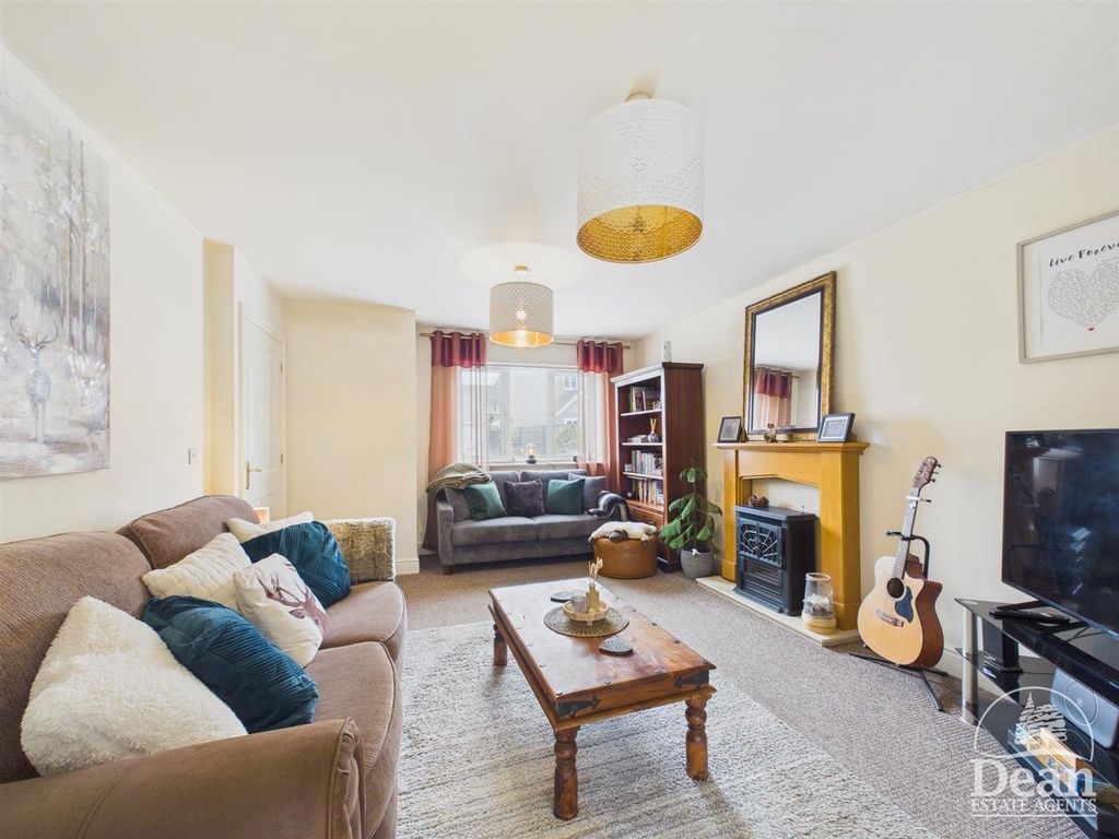 Property photo 3 of 16