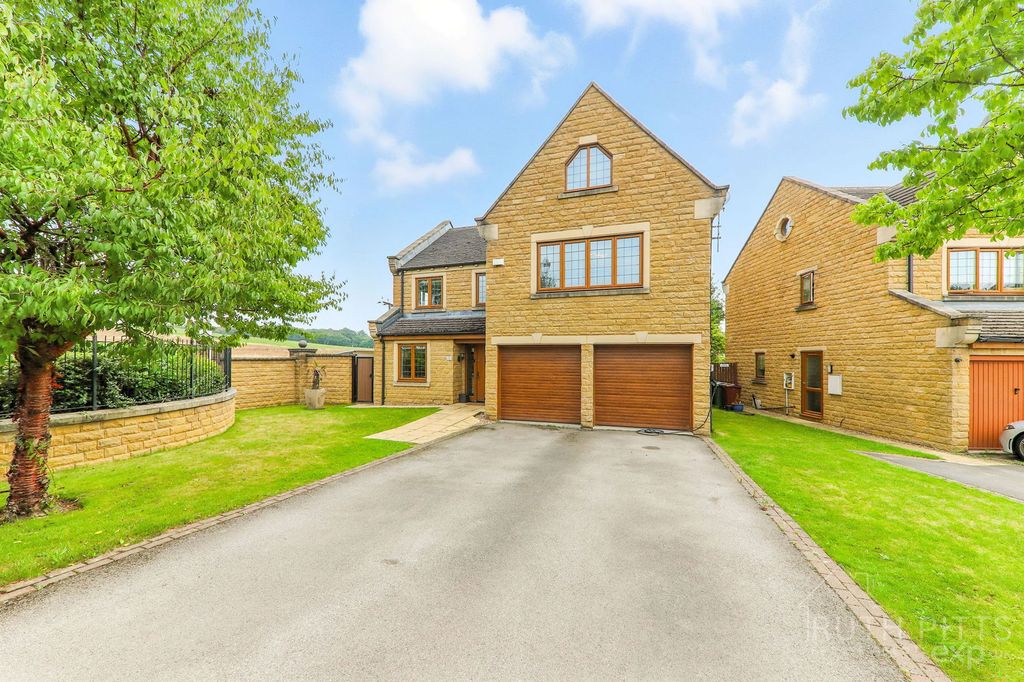 Property photo 2 of 47