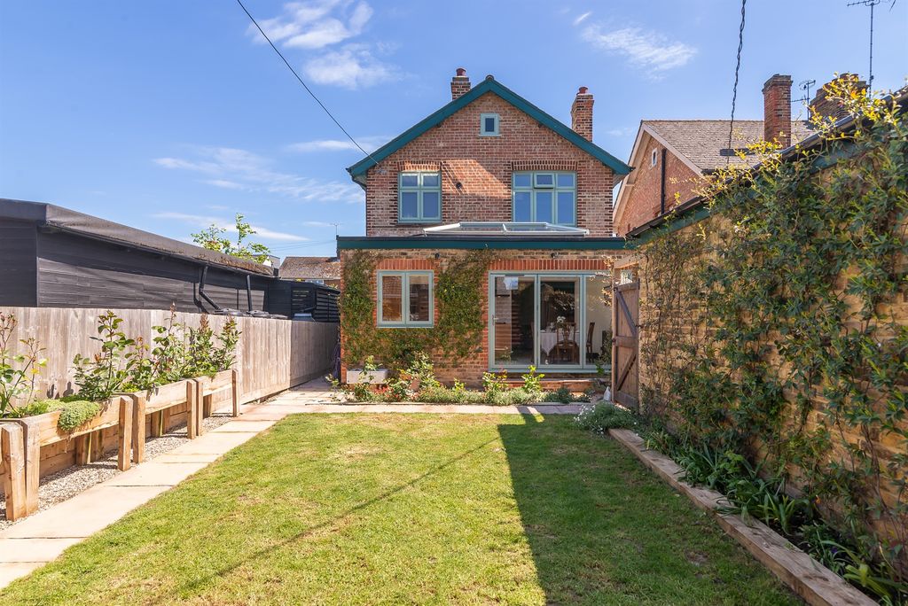 Property photo 2 of 22 Rear Garden