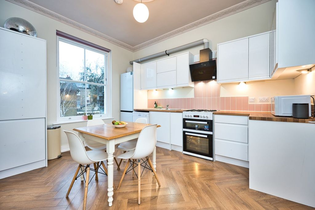 Property photo 3 of 15 Kitchen