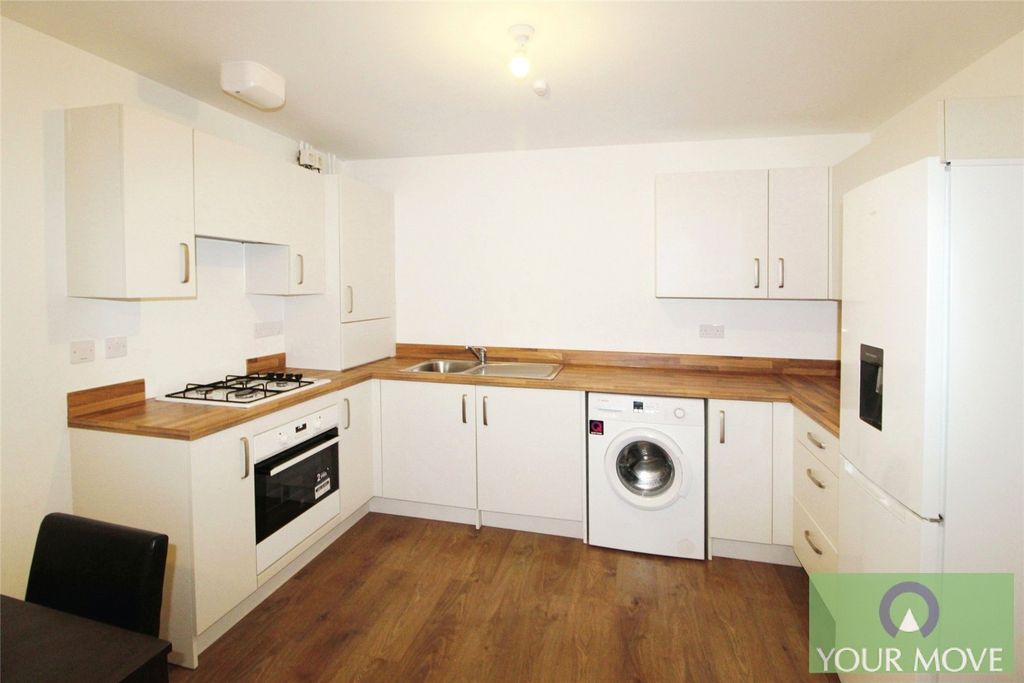 Property photo 2 of 6 Kitchen