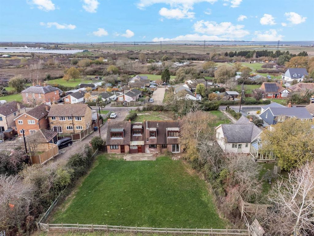 Property photo 3 of 38