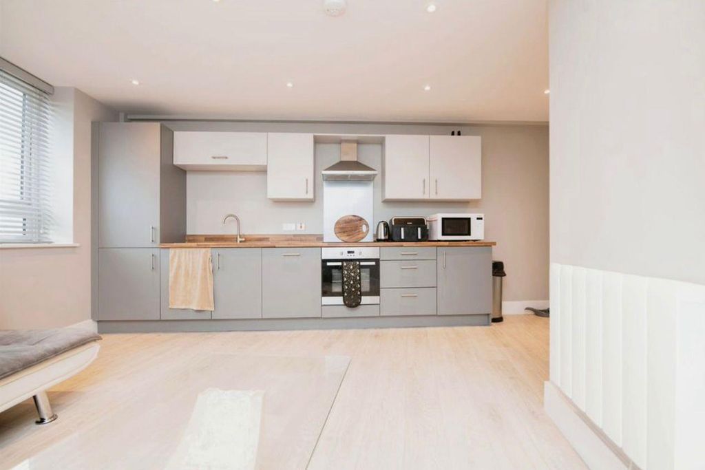 Property photo 2 of 9 Kitchen Unit .Jpg