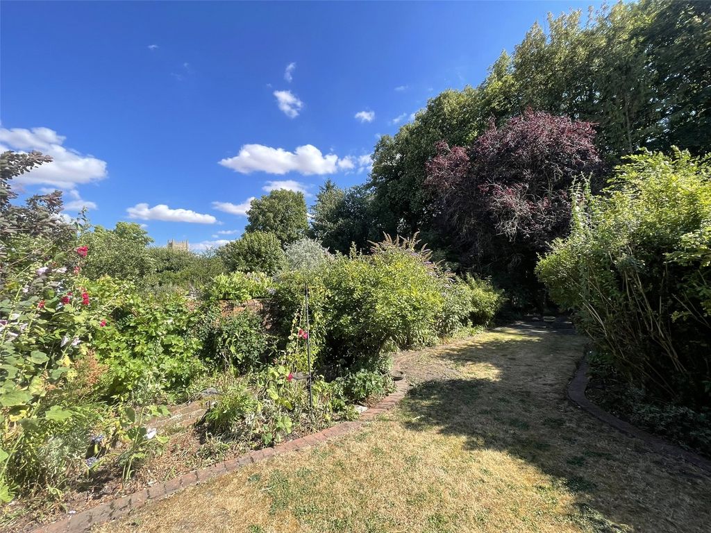 Property photo 3 of 25 Picture No. 30