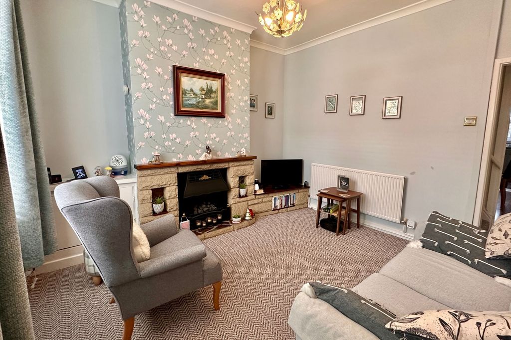 Property photo 2 of 14