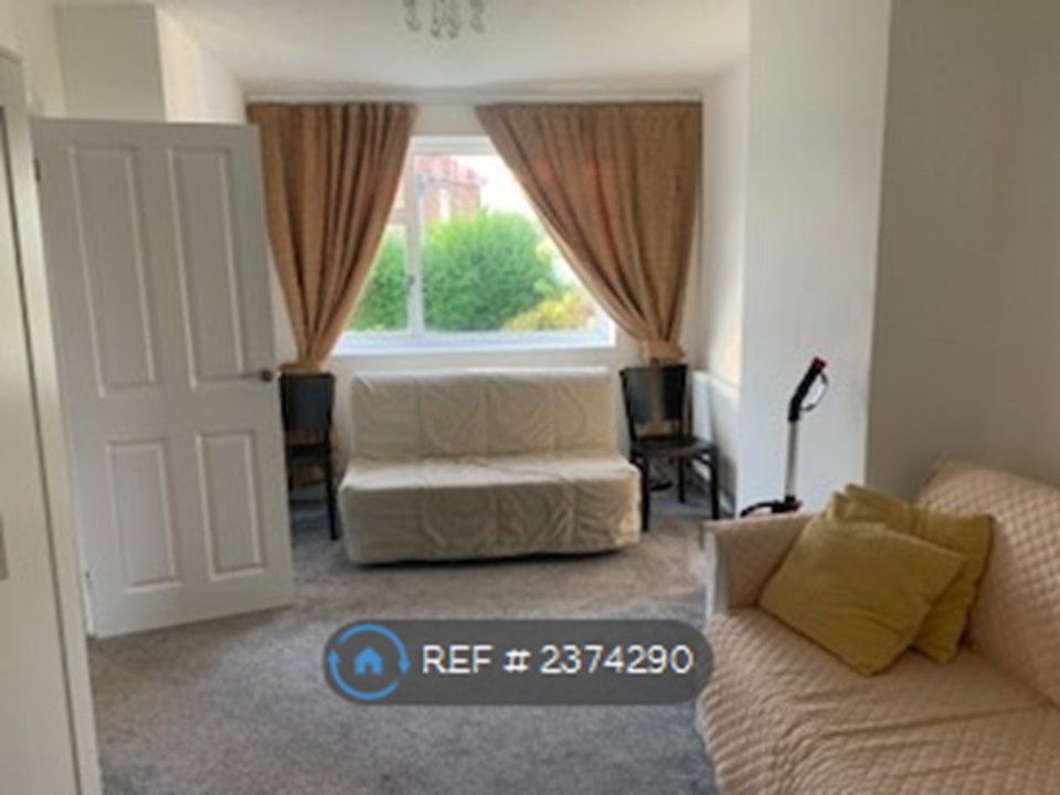 Property photo 1 of 8 3rd Double Room