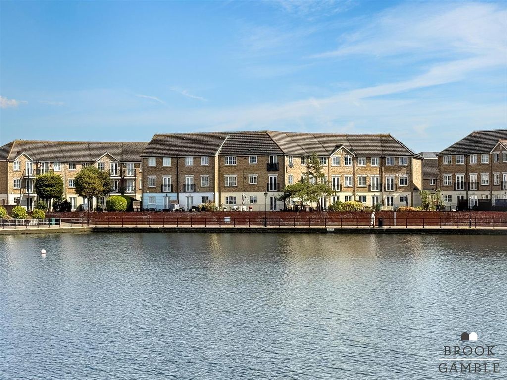 Property photo 1 of 17 01323 438506