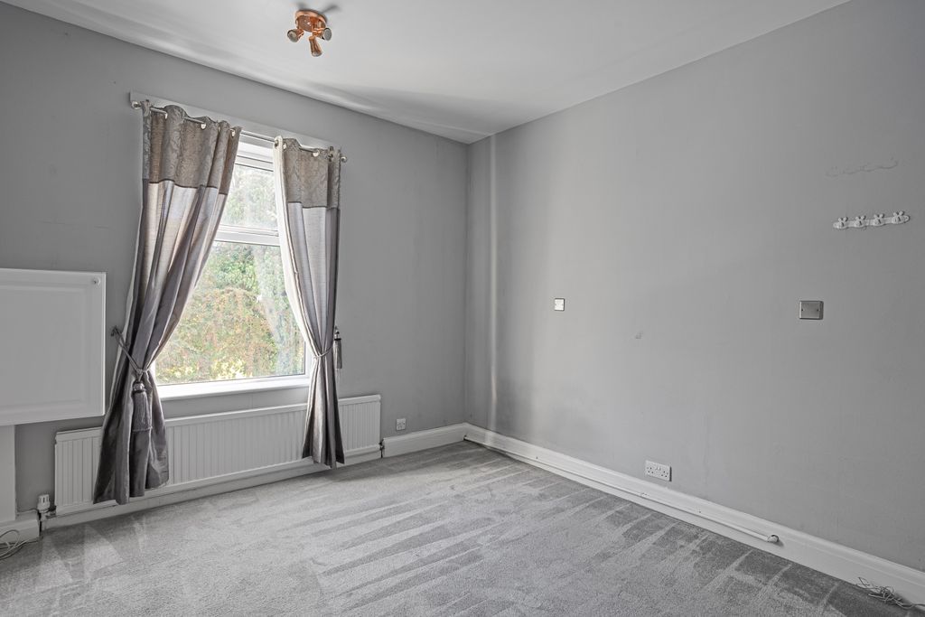 Property photo 2 of 8 4_Ovington_Terrace_1