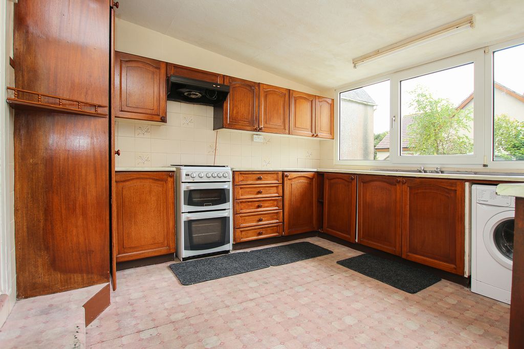 Property photo 3 of 11 Photo 2