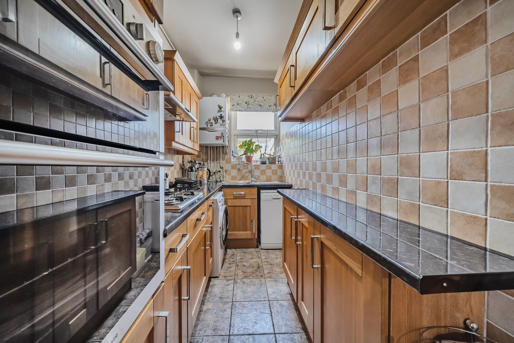 Property photo 3 of 13 Kitchen