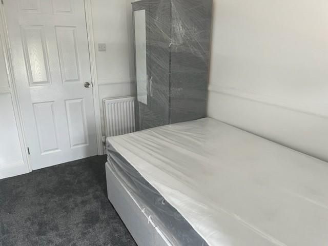 Property photo 1 of 13 Room 6 1.Jpg