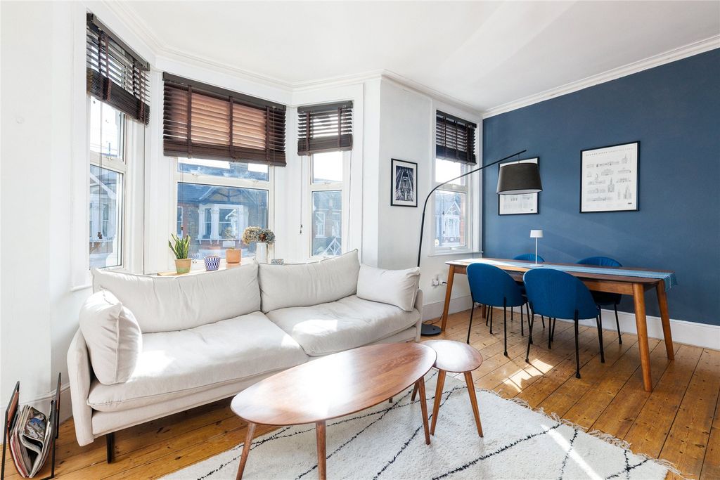 Property photo 2 of 9 Picture No. 17