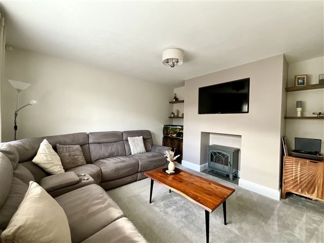 Property photo 3 of 19 Lounge