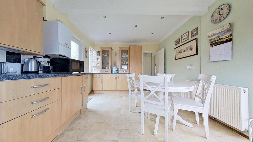 Property photo 2 of 18 Picture No. 04