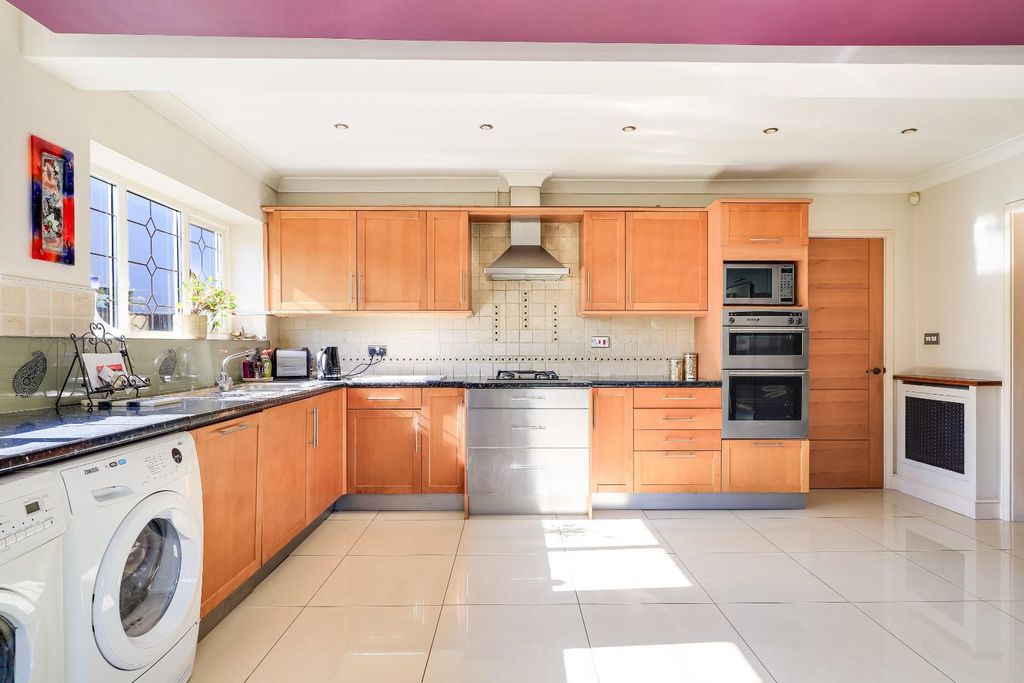 Property photo 2 of 29 Img (25).Jpg