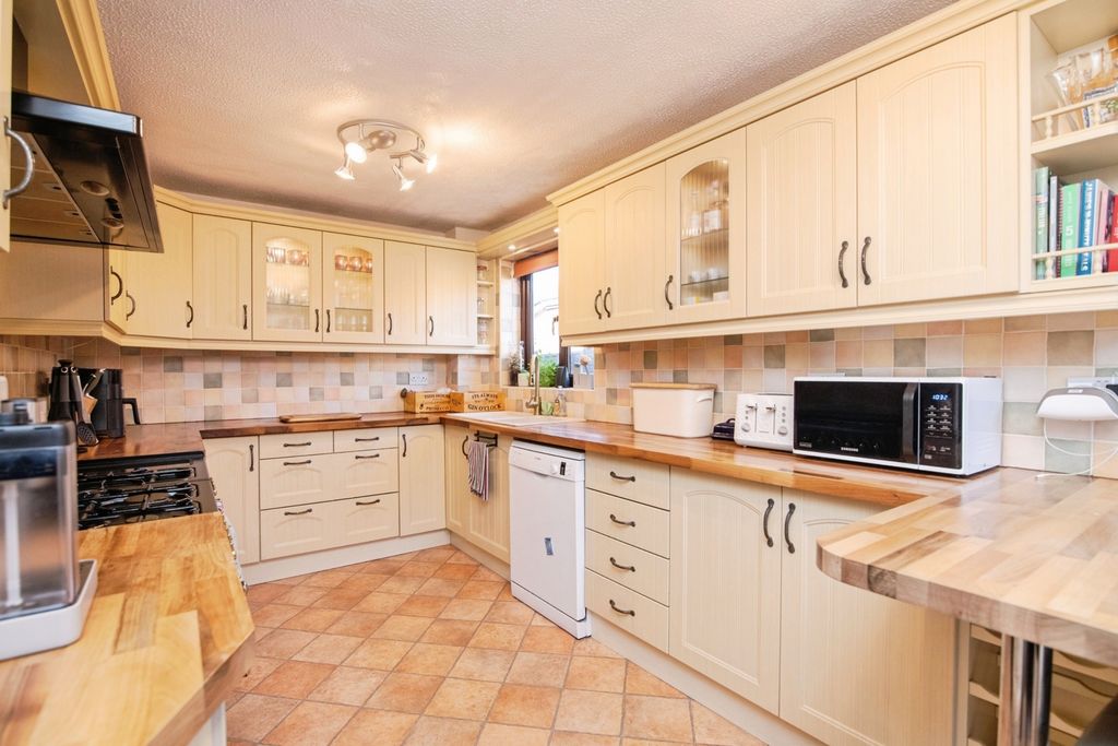 Property photo 3 of 20 Photo