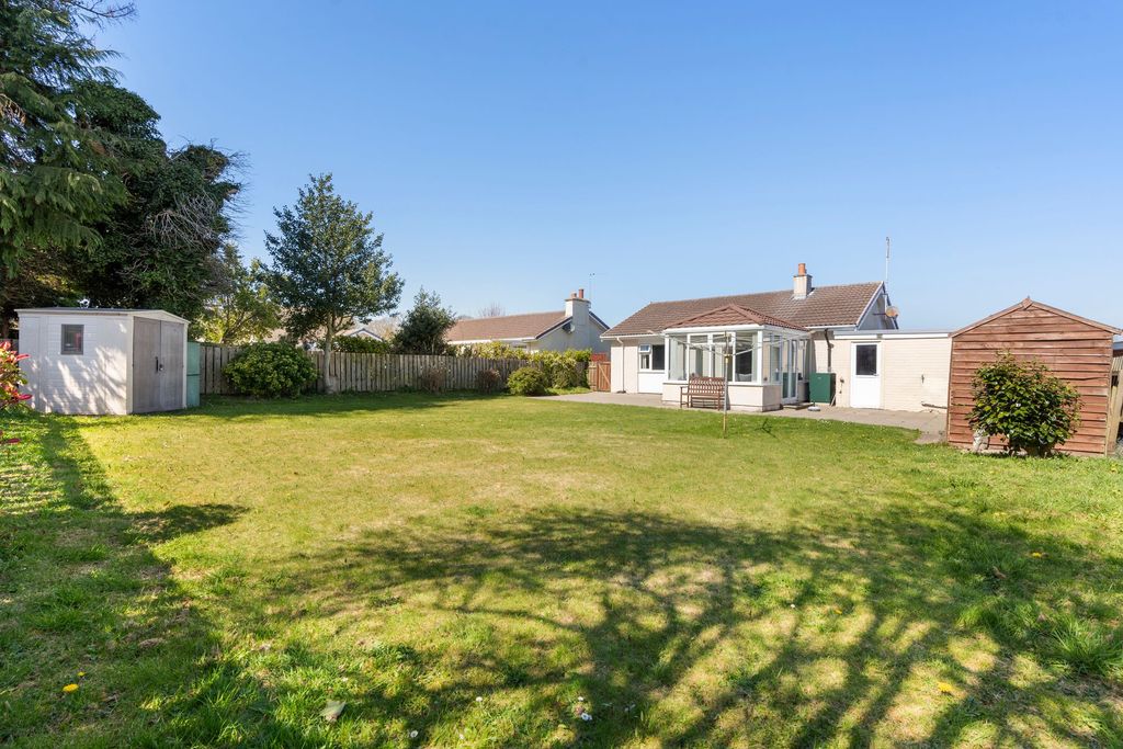 Property photo 2 of 14