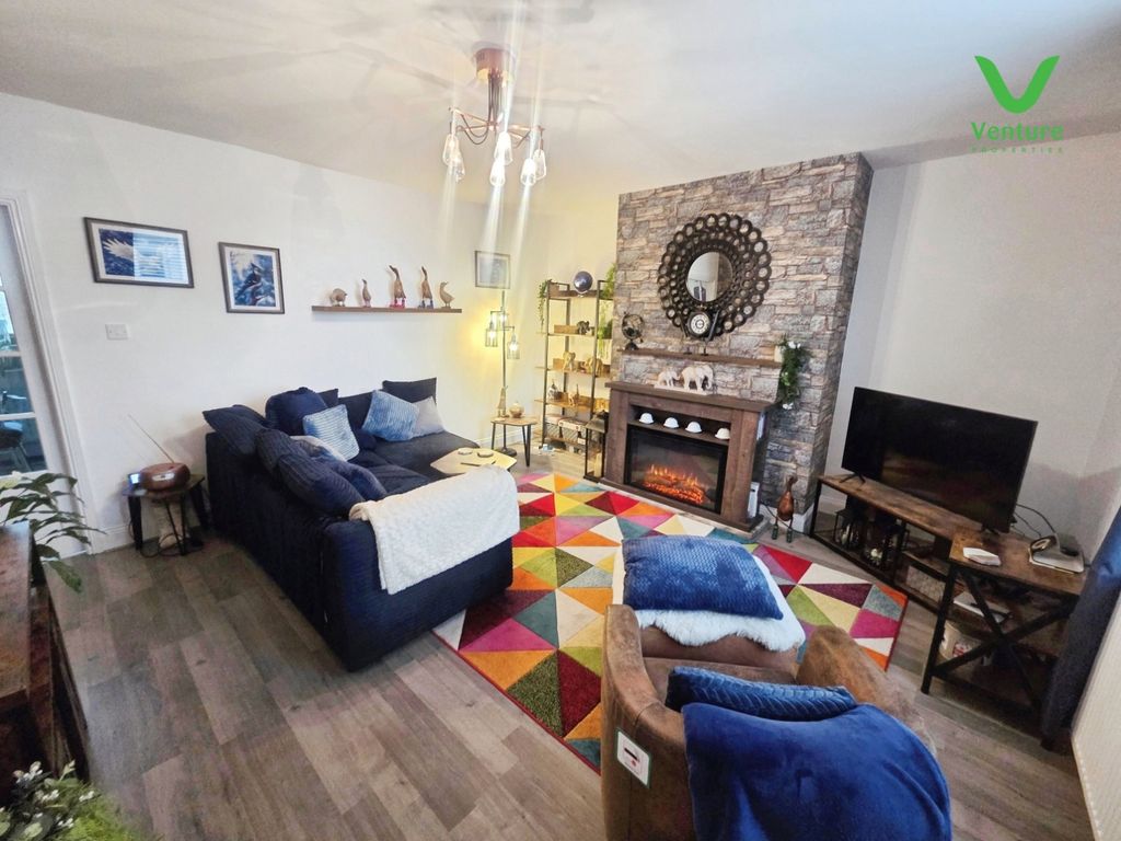 Property photo 3 of 14 Pbox-Img.Jpg